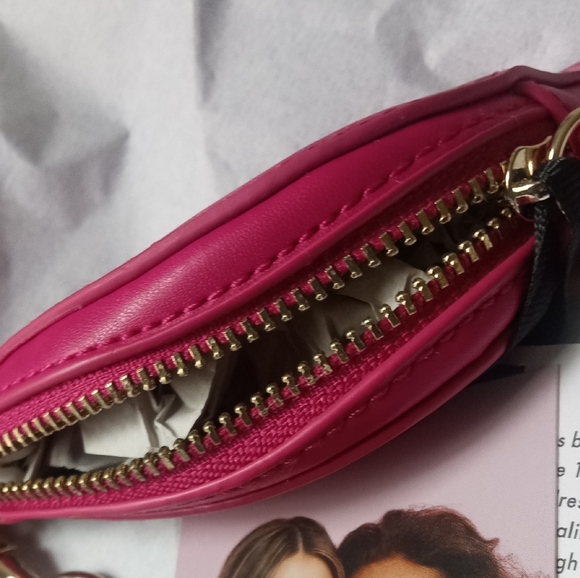 Diane von Furstenberg Pink Lip Shaped Coin Purse/Pouch - Picture 8 of 14